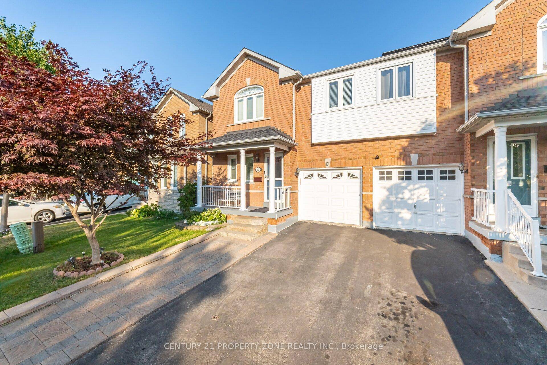 Renovated Fully Finished In Law Suite With 3 Piece Washroom amp ; Kitchenette Has Potential For Future Rental Income Welcome to 19 Streamside Lane, Brampton A Beautifully Maintained Home in ...