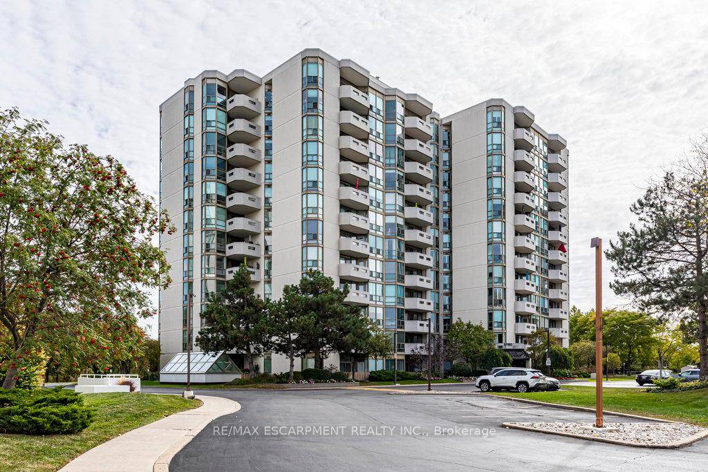 2 bedroom, 2 bathroom suite at 'Pinedale Estates' !