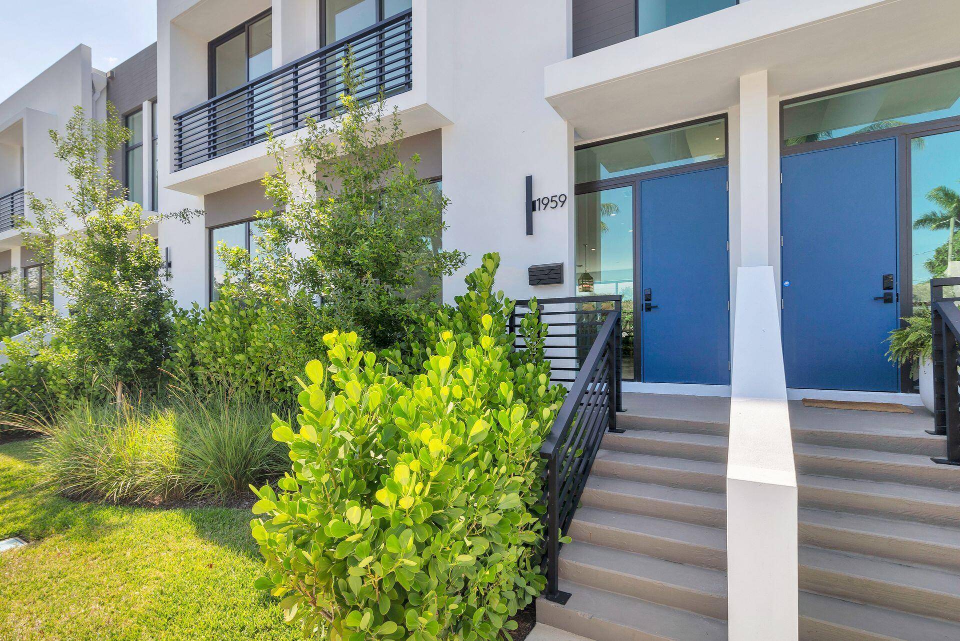 This exquisite 3bedroom, 3.