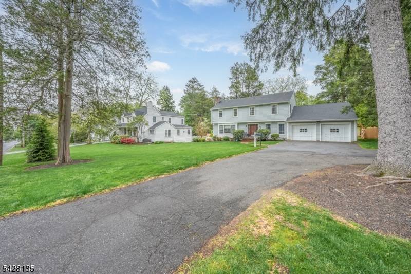 5 BD 2. 1 BA Chatham home available for rent close to Lafayette School, Chatham High School downtown !