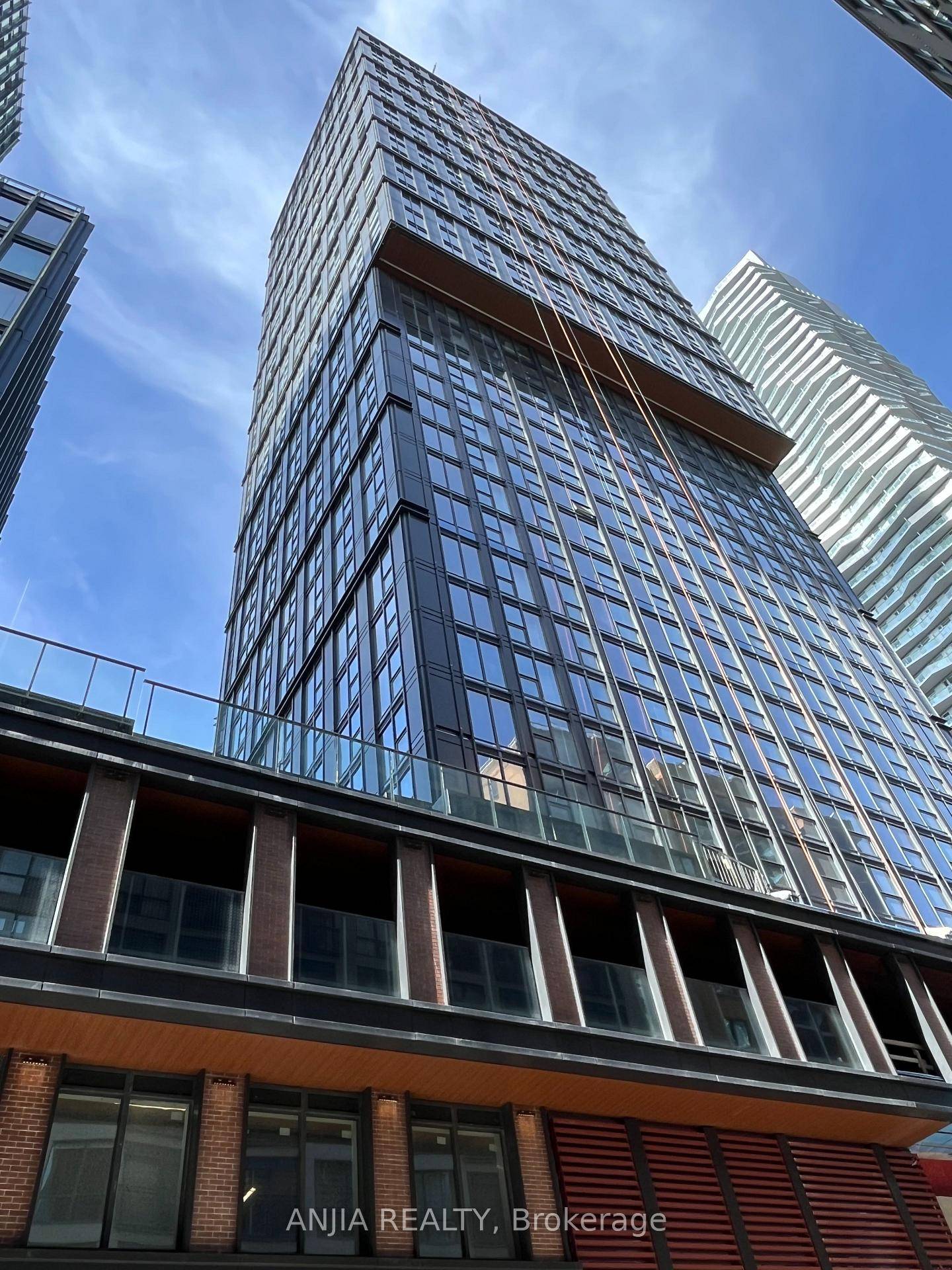 One year old condo. A good chance to live in Luxury Studio in the heart of Downtown Toronto.