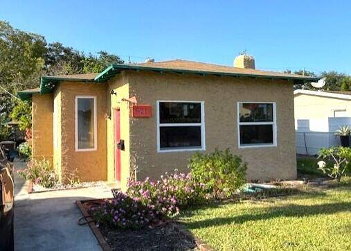 Great Buy in this up and coming WPB Southend neighborhood !