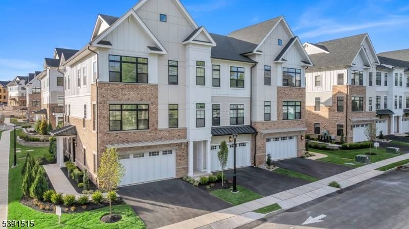 Welcome to The Sylvan, an extraordinary new townhouse rental community in Englewood Cliffs.