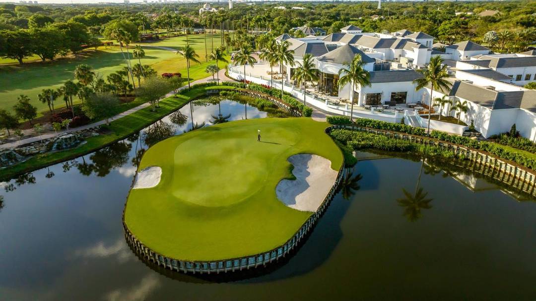 Immerse yourself in refined living at Boca Raton s five star Broken Sound Club, with wide views of the 8th green.