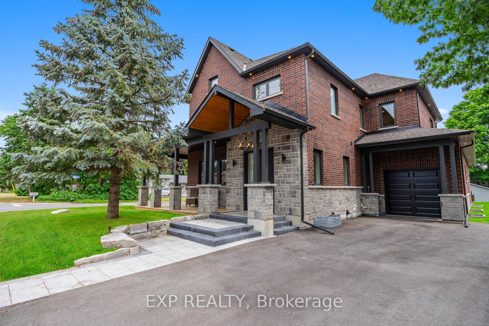 Brand New Custom Luxury Home in the Heart of Uxbridge !