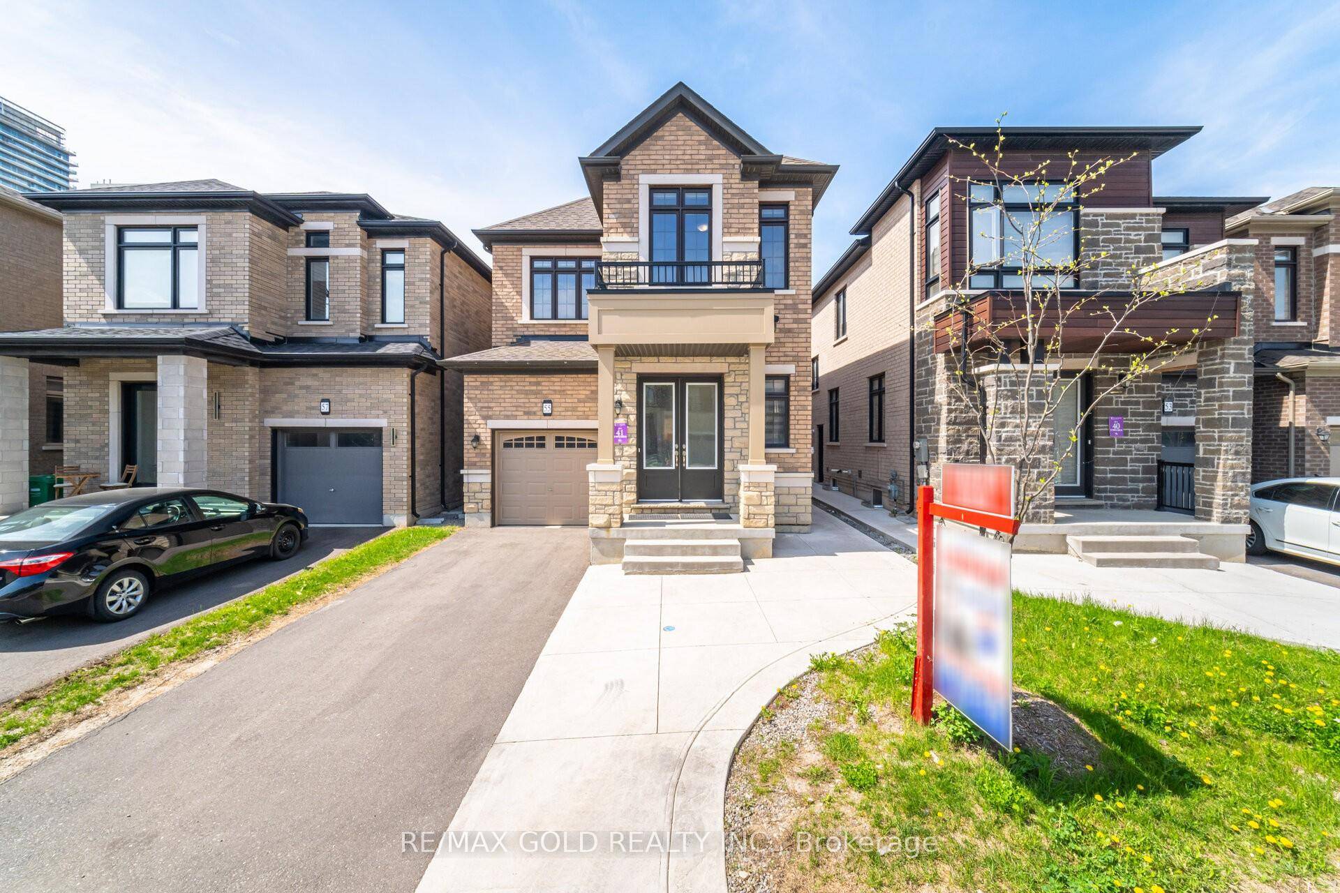 Aprx 2250 Sq FT ! ! Come amp ; Check Out This Very Well Maintained Fully Detached Luxurious Home.