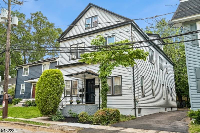Incredible Investment Opportunity in Maplewood !