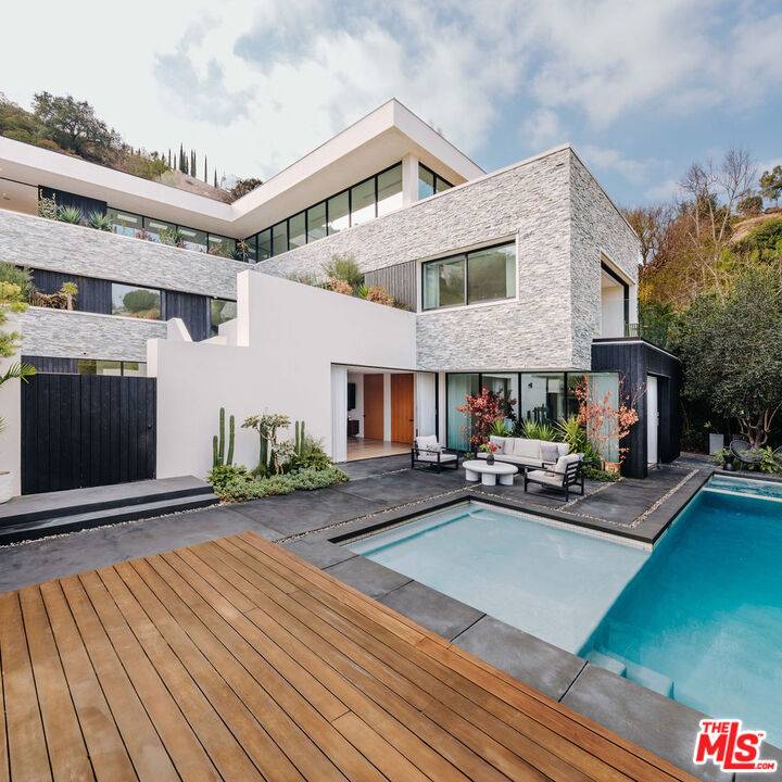 7681 Willow Glen Rd 5BR Hollywood Hills East La