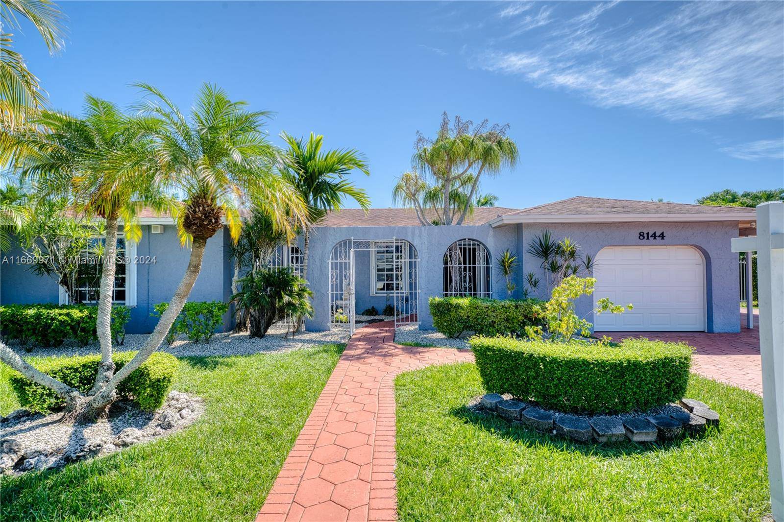 WELL MAINTAINED AND SPACIOUS SINGLE FAMILY HOME IN POPULAR SAGA BAY FEATURING 3 BEDROOMS, 2 BATHROOMS, AND LARGE LIVING AREAS ON AN OVERSIZED LOT.