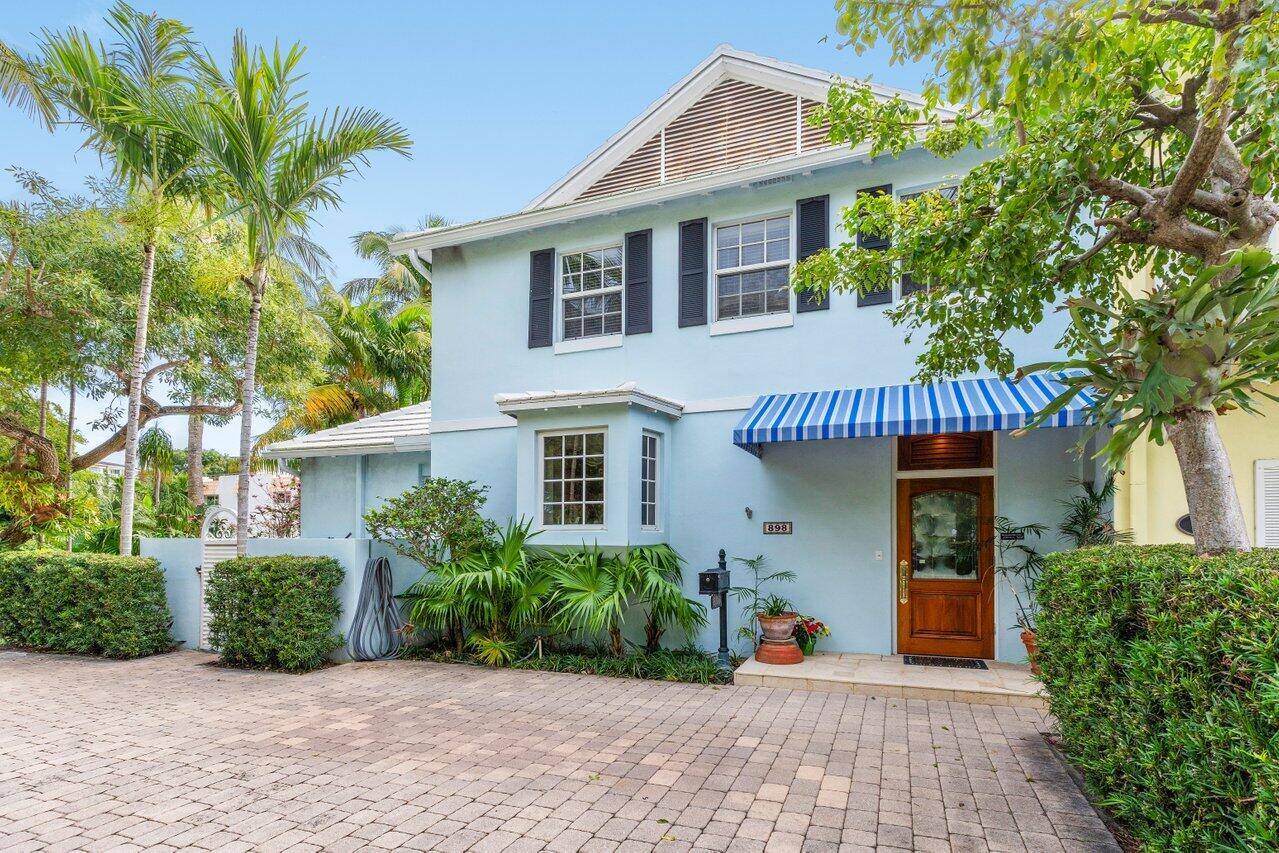 This charming, two story townhome at 890 East Camino Real, offers a unique Boca Raton lifestyle.