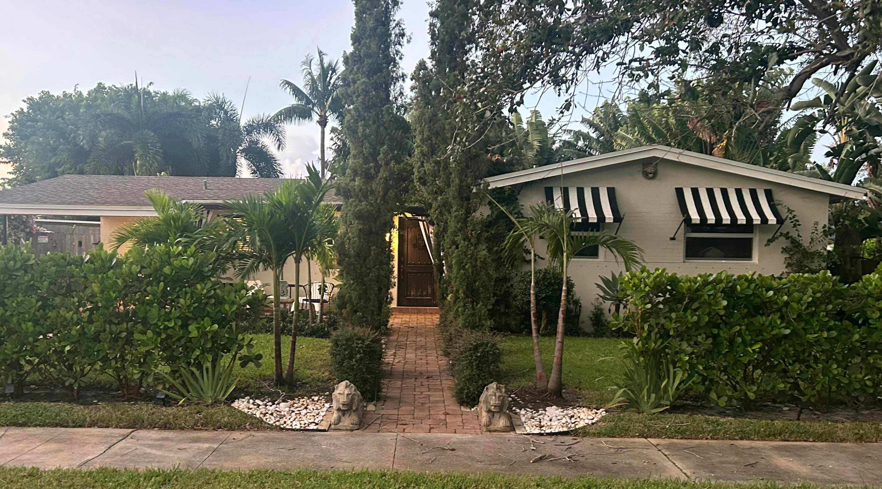Schedule to show this 3 3 home with an outside shower.