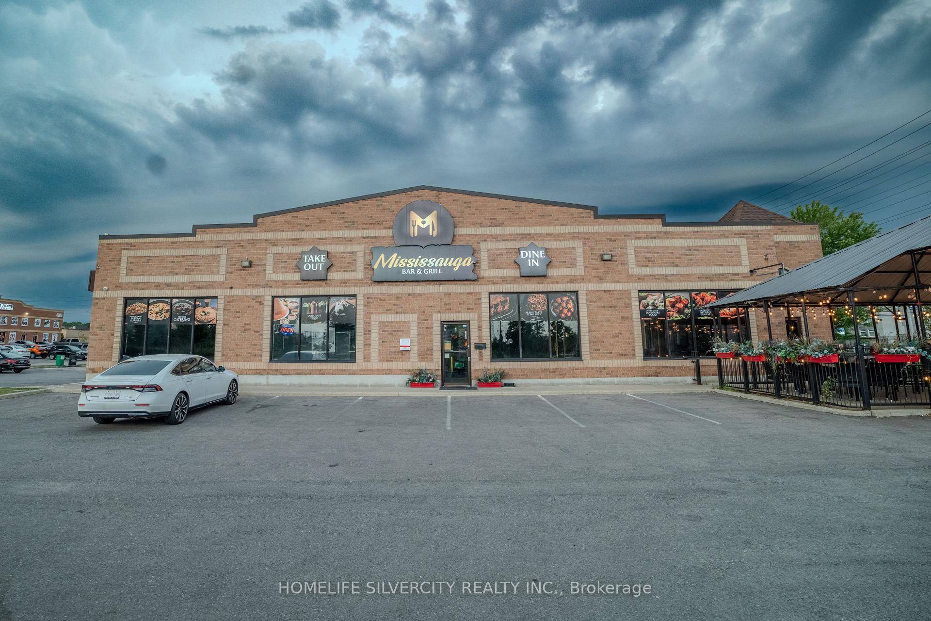 Turn Key licensed restaurant in a high traffic Tomken amp ; Eglinton plaza.