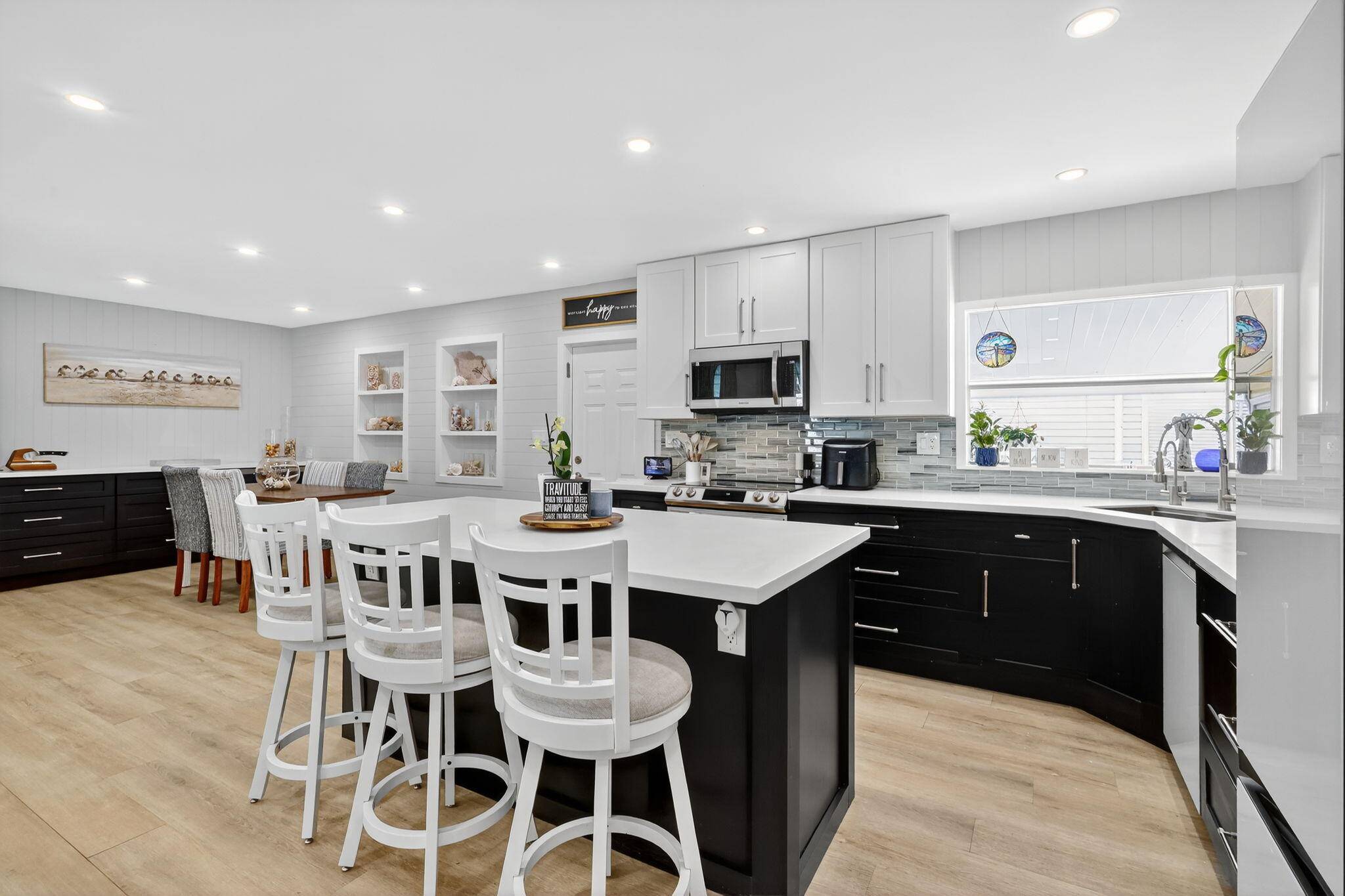 PRICED WELL BELOW MARKET VALUE BECAUSE HOMEOWNER HAS NO PATIENCE !