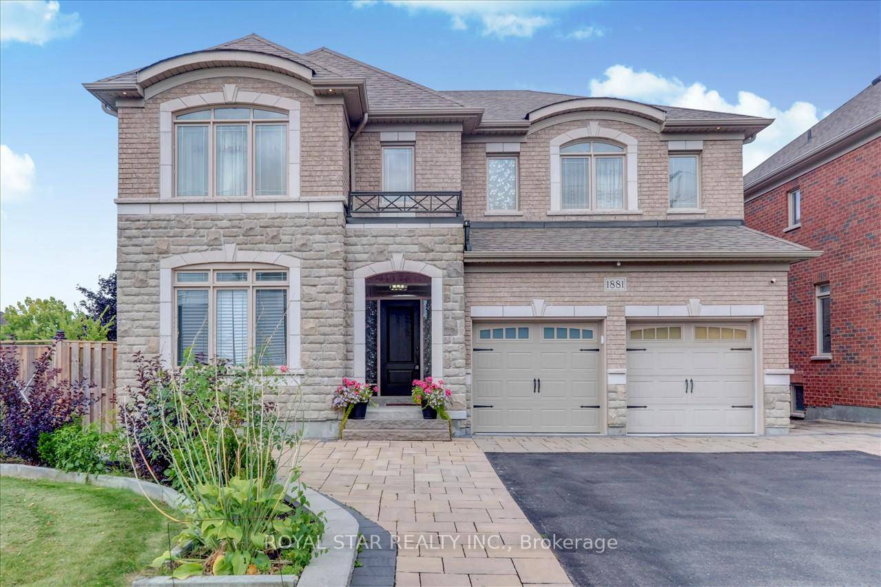 Welcome to this magnificent custom build Home close to 4400 Sq.