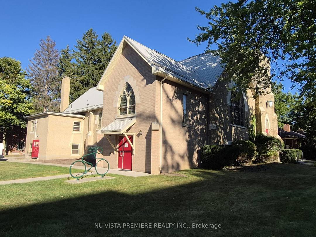 Prime North London Professional Office Medical Dental Clinic Pharmacy space available For Lease in 2 storey building.