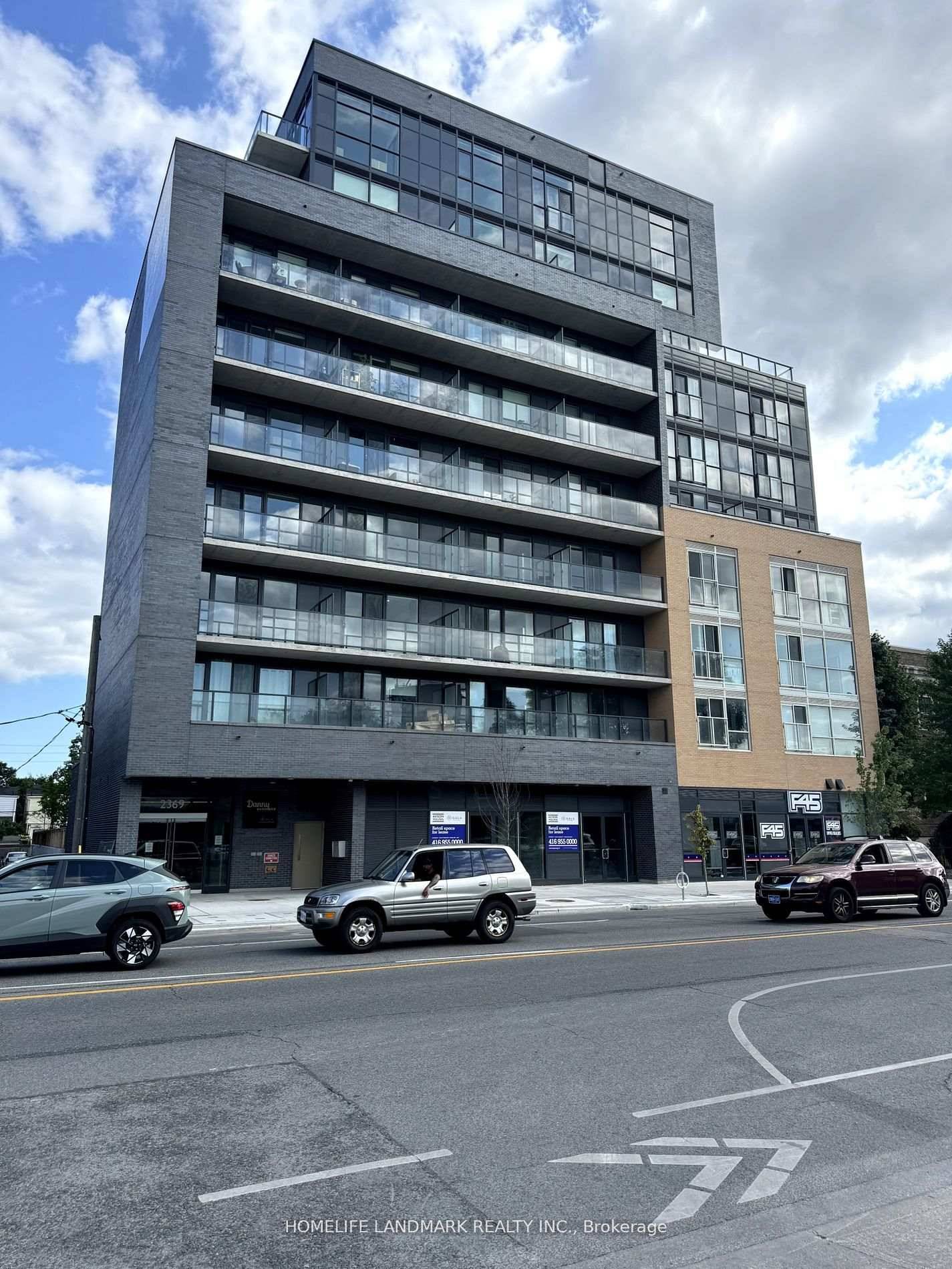 Experience an outstanding 2 bedroom, 2 bathroom rental in the heart of Toronto, offering unmatched convenience and comfort.