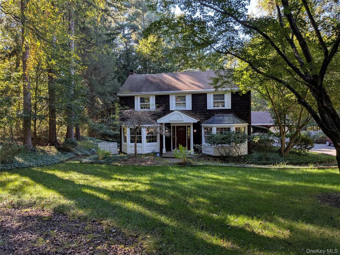 Welcome to your peaceful retreat in the Village of Montebello !