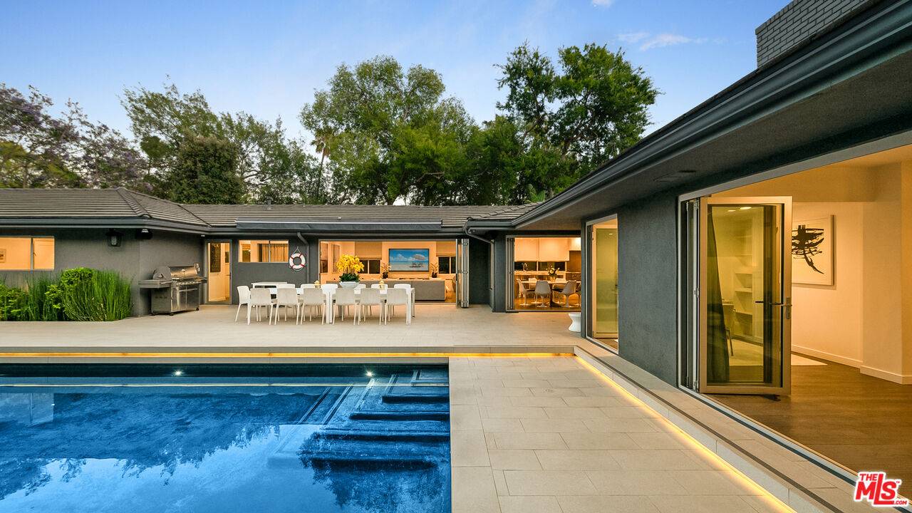 602  N Whittier Dr 6BR Beverly Hills Post Office | B.H.P.O. La