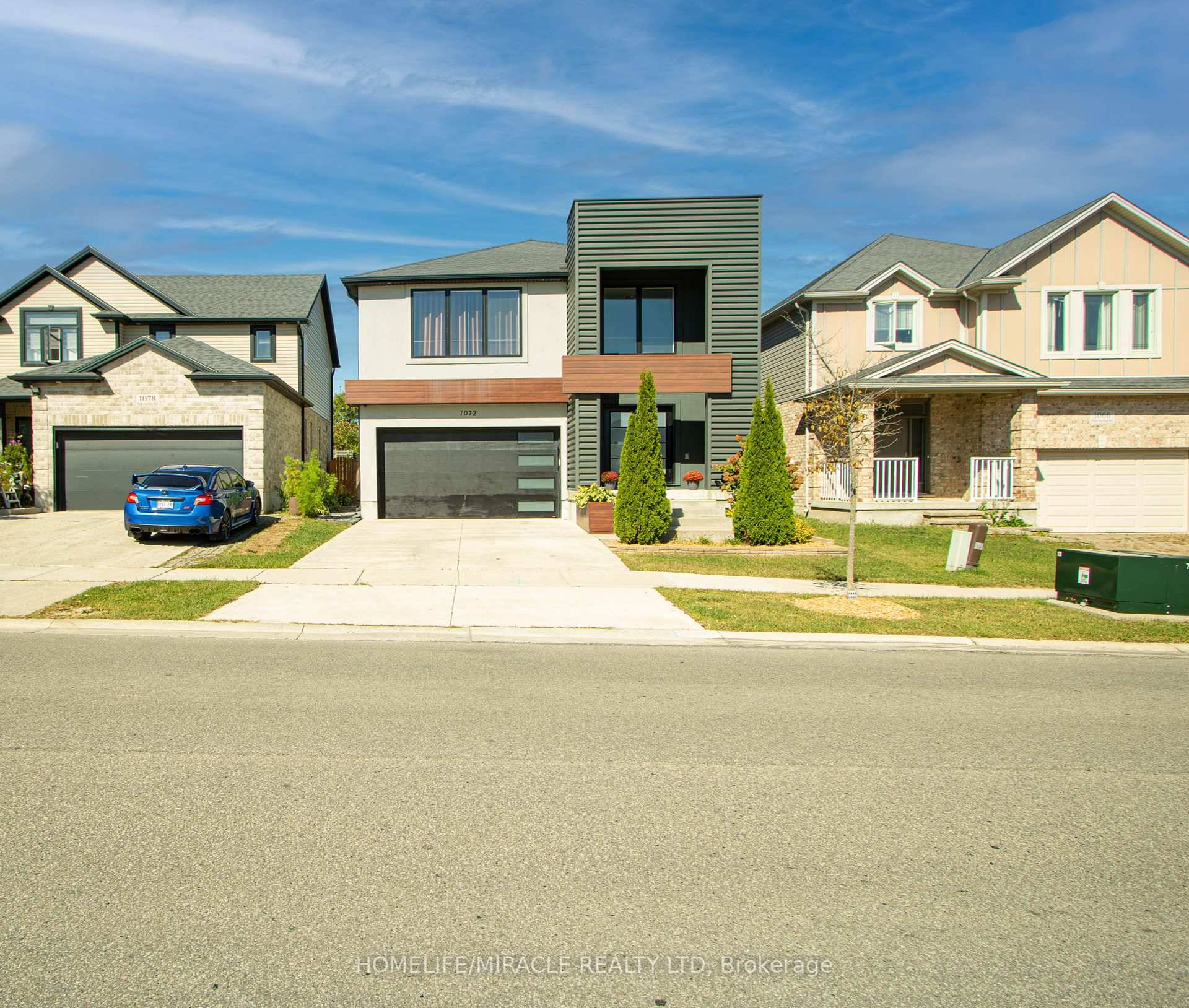 Bells amp ; Whistles ! ! Modern custom built home, located in North London, accessible to all amenities, six years old, quality built construction of 2576 Sqft, plus 1176 sqft ...