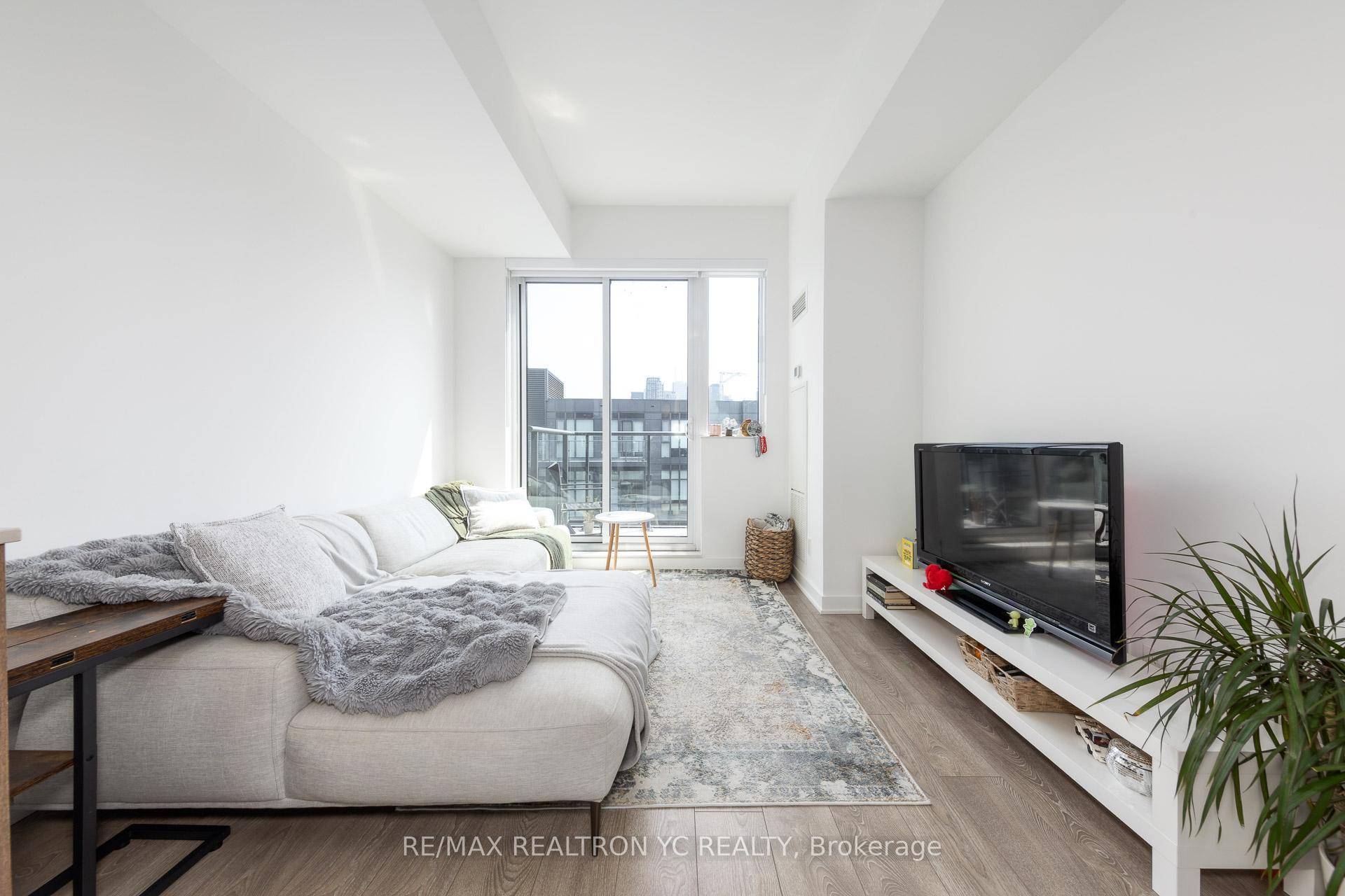 Experience the best of King West living in this sleek, modern penthouse with an unobstructed east facing view that floods the space with morning light.