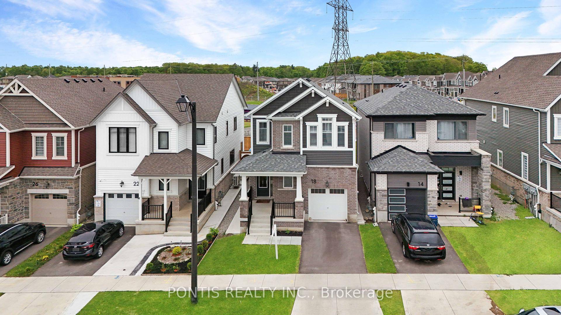 Luxurious Mattamy Detached Home in Wildflower Crossing, Kitchener.