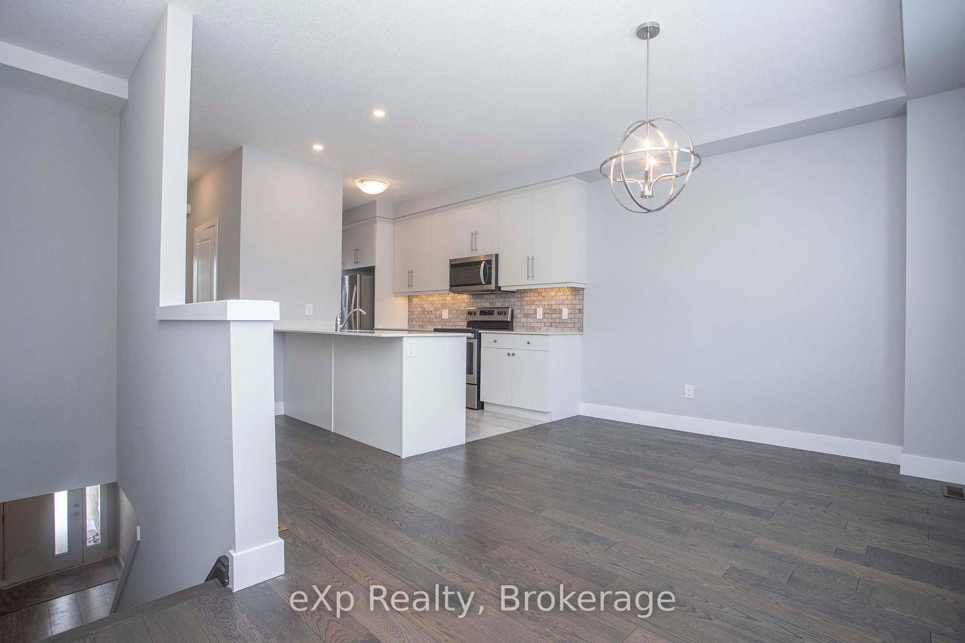 FOR LEASE MODERN VIBE townhouse in desirable Summerside !
