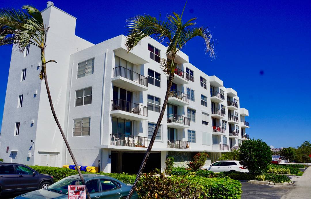 Stunning Fully Updated Waterfront Condo with Intracoastal Views Discover the nicest, cleanest condo on the market a fully updated corner unit offering breathtaking views of the Intracoastal Waterway.