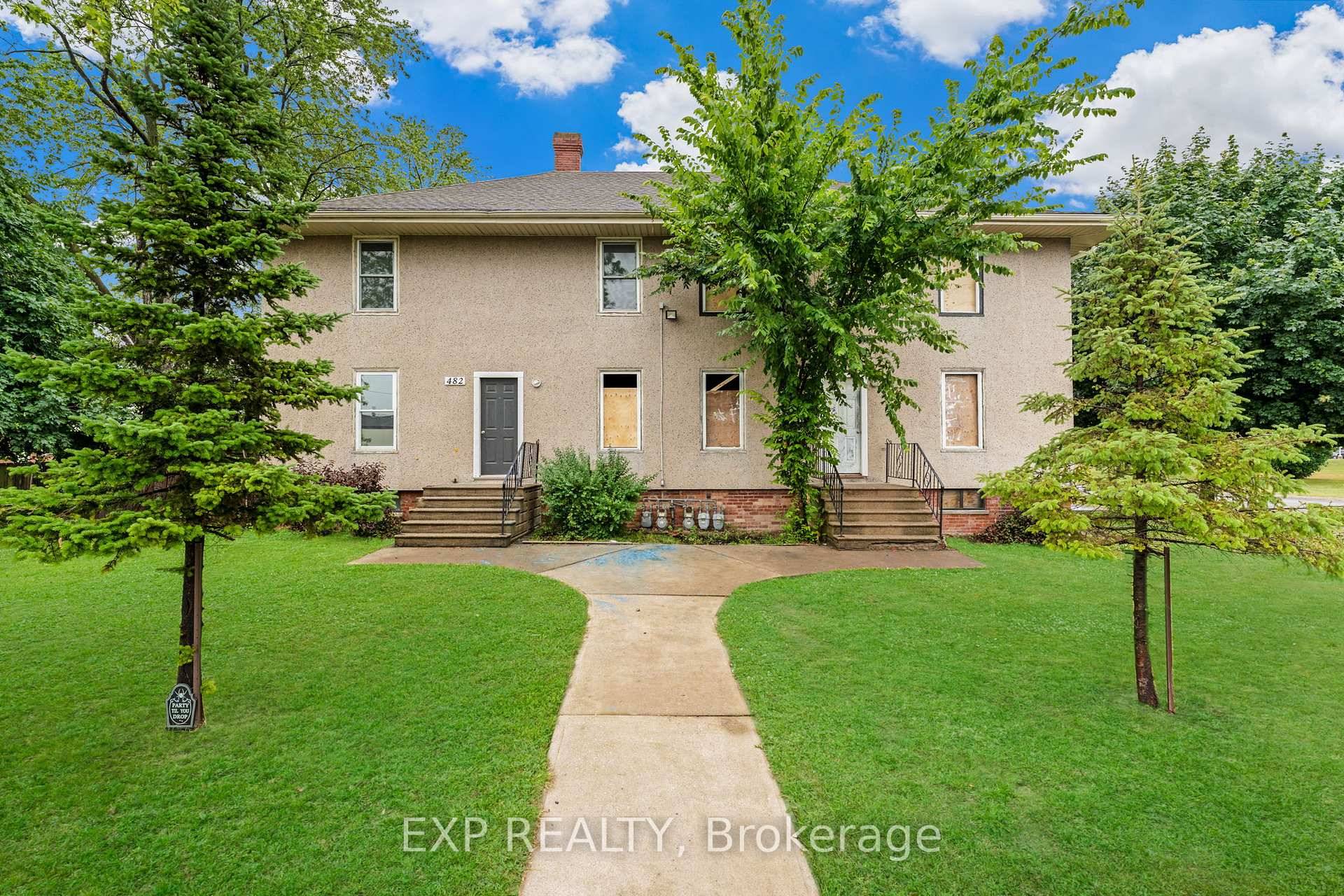 Strategically located beside the hospital in the heart of Welland, this semi vacant fourplex offers both immediate upside and long term redevelopment potential.