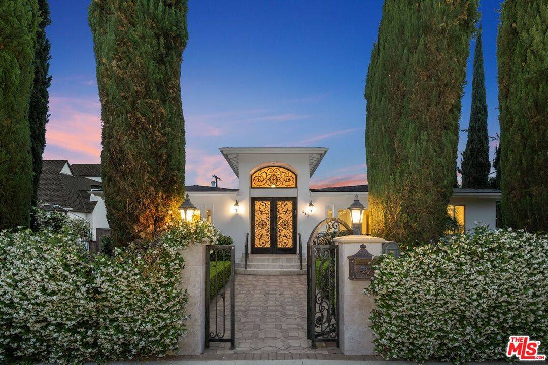 465  N Kilkea Dr 4BR Beverly Grove La
