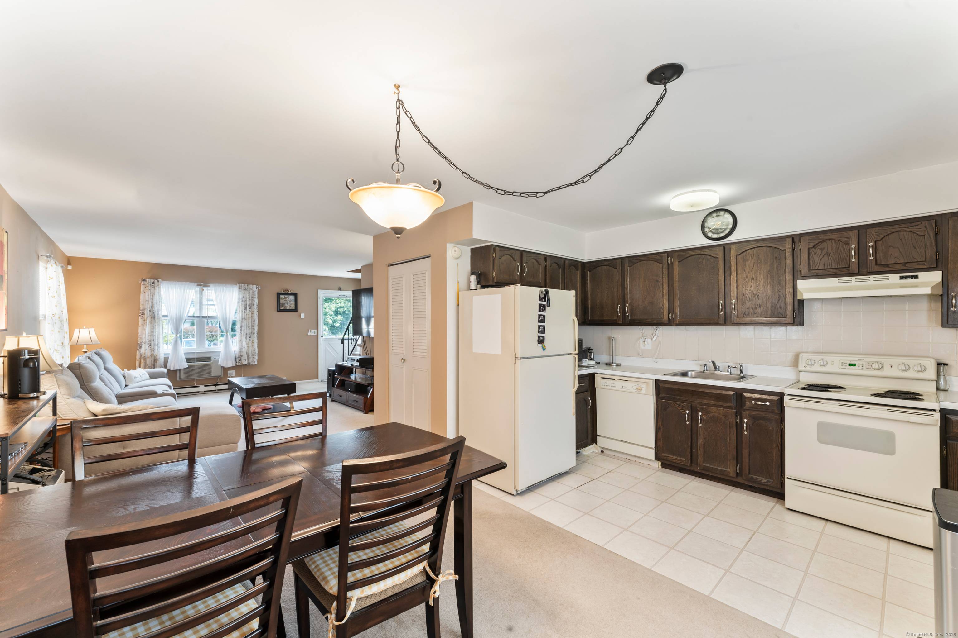 Welcome to Harbor View Court at the gateway to Shippan Point in Stamford.
