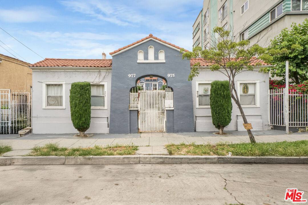 975 S Ardmore Ave 6BR La