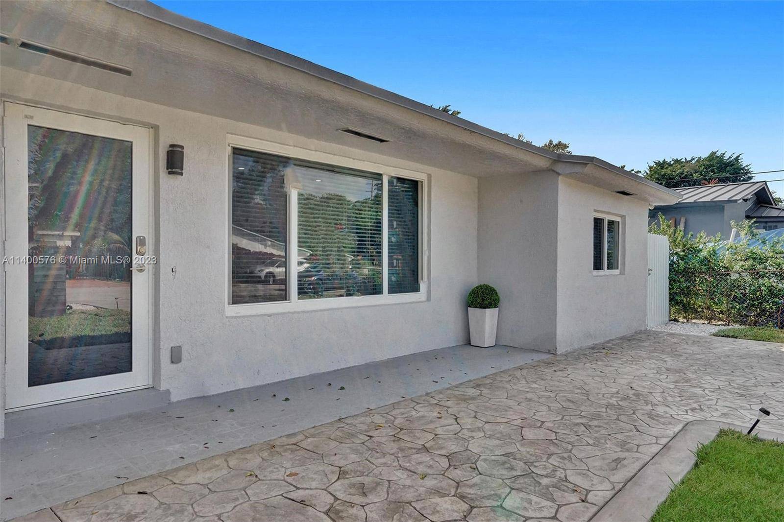 Introducing a fully remodeled and fully furnished 4 bedroom, 3 bathroom home that combines modern elegance with convenience.