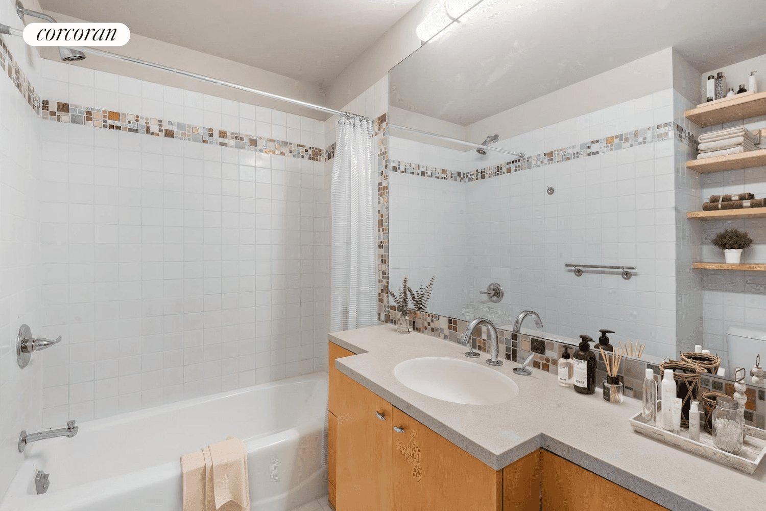 Opportunity Available ! We are pleased to announce that the private floor of Loft 5 E, built Circa 1900, a Landmark Flatiron building, is BACK ON THE MARKET !