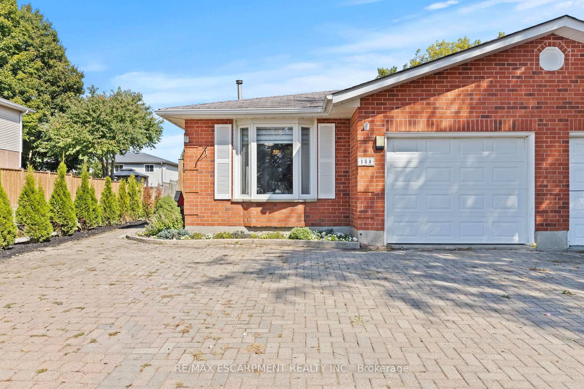Welcome to this beautiful semi detached home in the heart of Paris, just across from the Paris Fairgrounds, home to local festivals and community events.