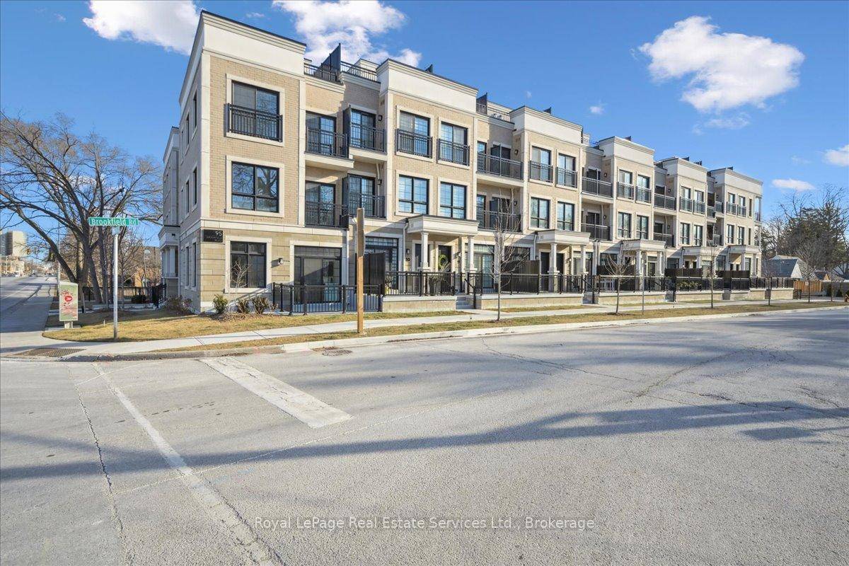 Step into sophistication with this brand new, fully upgraded luxury condo townhome located in the heart of downtown Oakville.