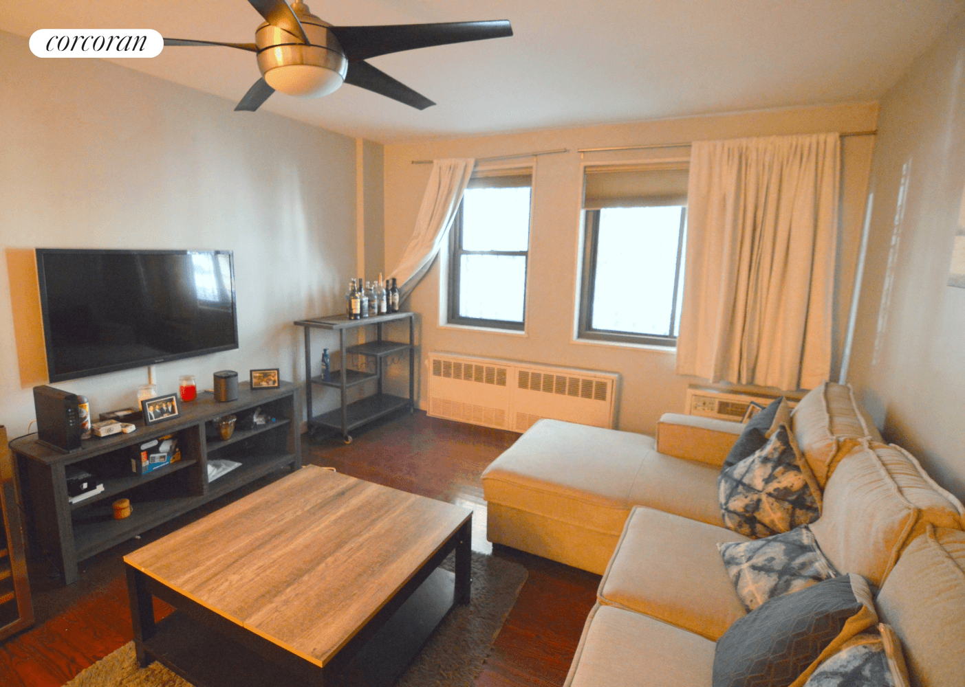 85 Eighth Ave apt 1F is a large renovated REAL 1 bedroom in Chelsea features recently renovated kitchen with marble counter tops, stainless steel appliances, and recessed lighting.