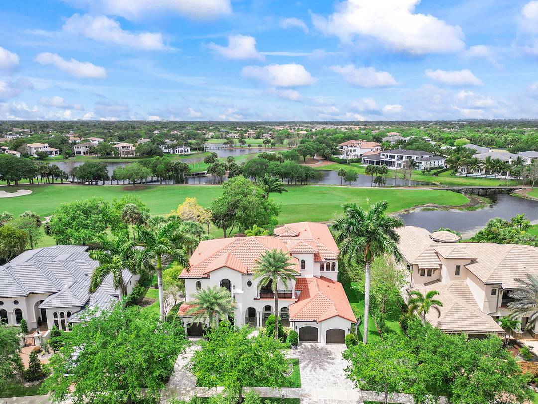 Beautiful estate home in Parkland Golf amp ; CC offering 6 bedrooms office, 5.