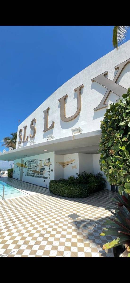 LUXURY LIVING IN THE HEART OF BRICKELL MIAMI !