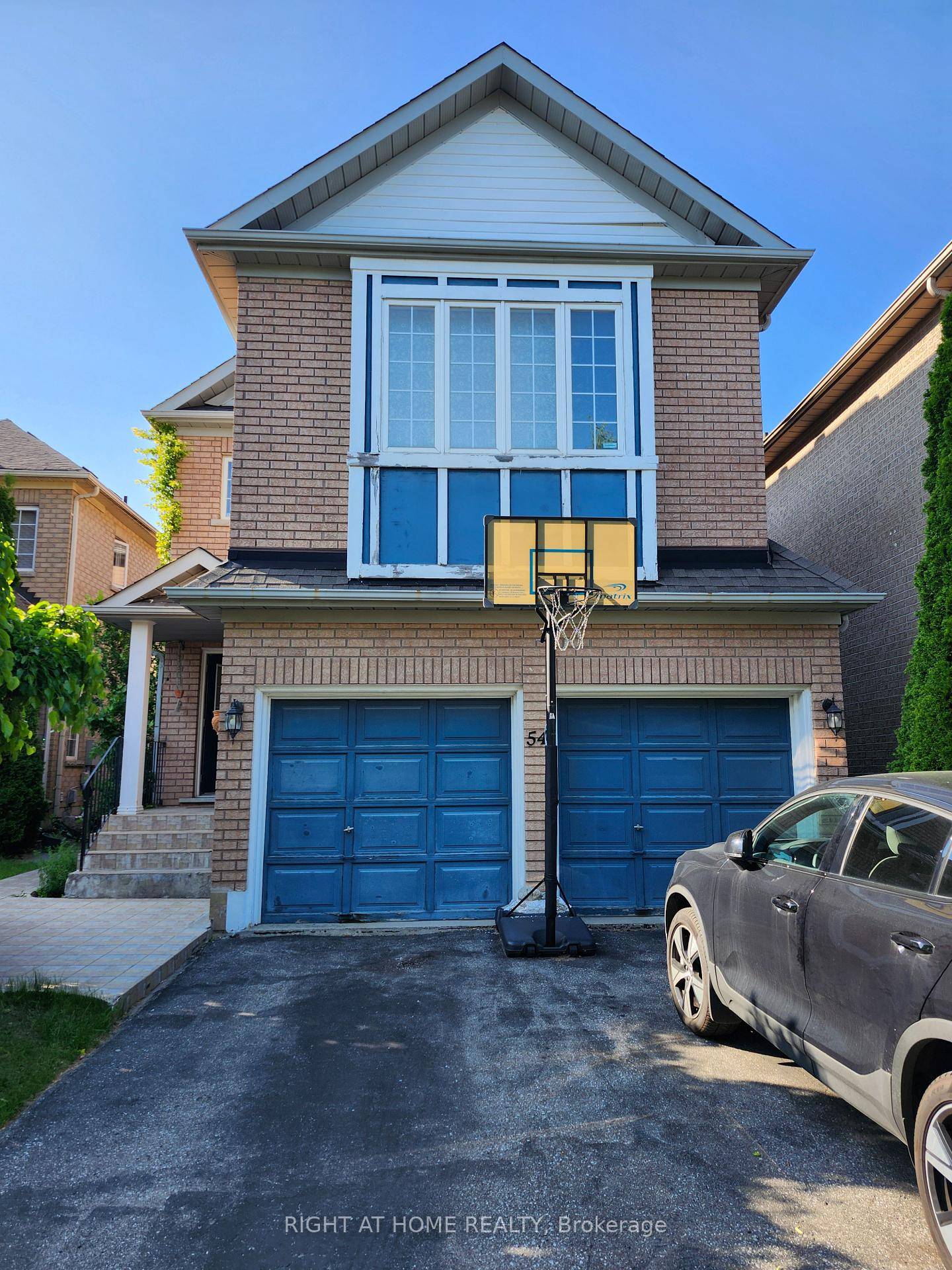 Immaculate Home Located At Rouge Woods Community ; 9' Ceiling Main Floor ; 3 Spacious Bedrooms ; Laundry Room On 2nd Floor ; 3 1 Bathrooms ; Open concept Kitchen ...