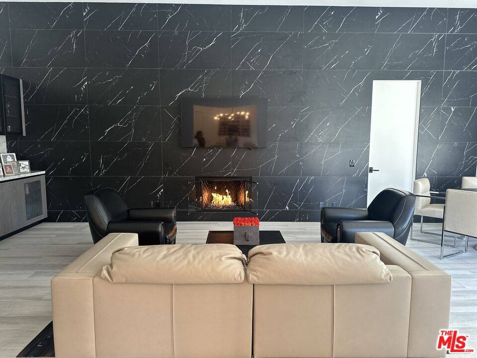 10112   Empyrean Way 3BR Beverlywood La