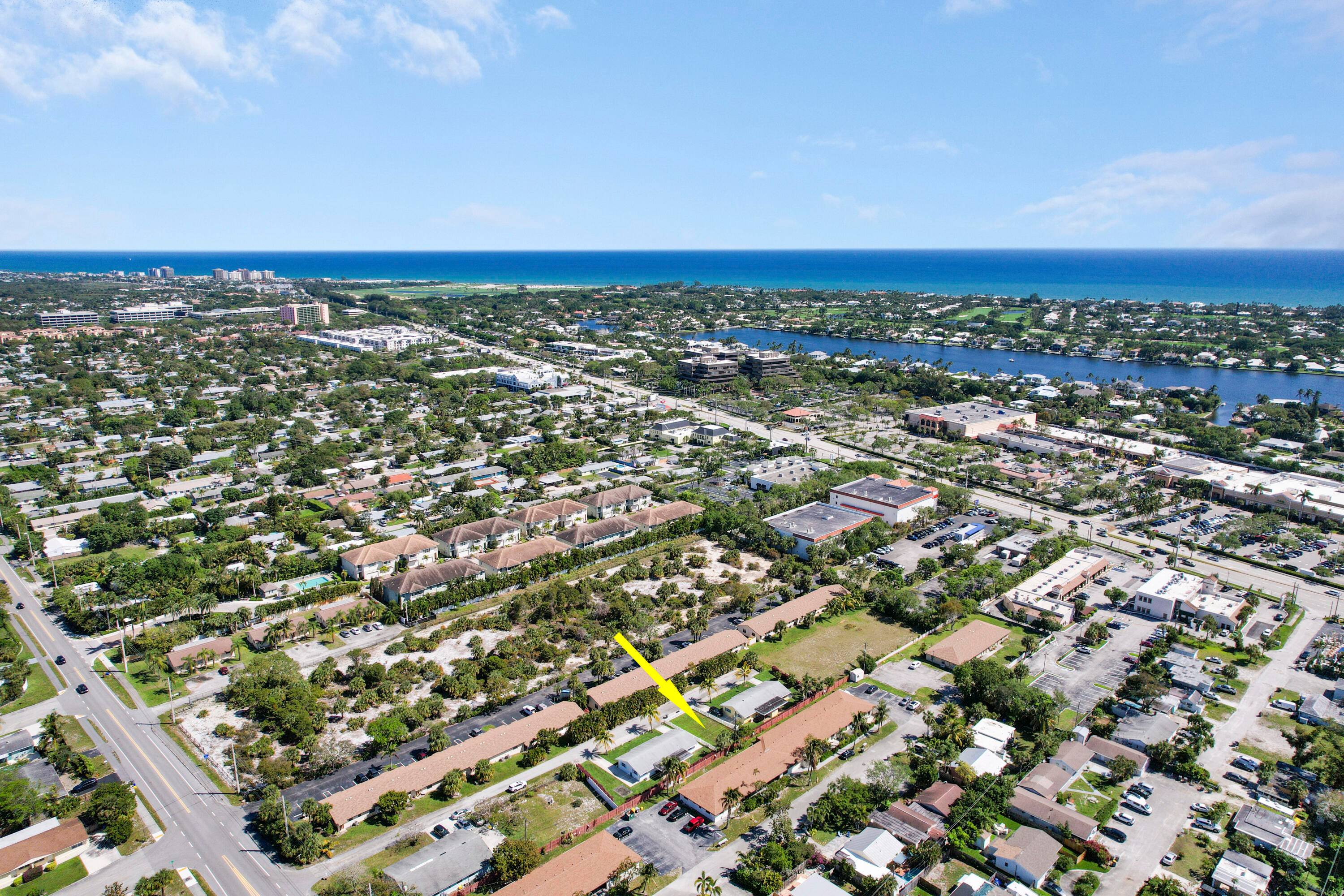 Prime multifamily investment opportunity in an unbeatable location.