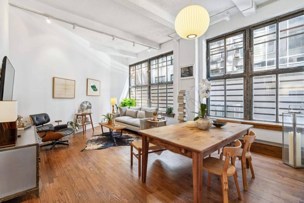 Blending historic architectural charm with contemporary updates, this exquisite Flatiron residence offers exceptional living in one of Manhattan s most coveted neighborhoods.