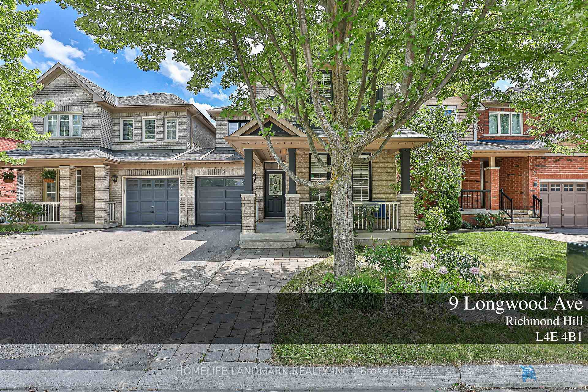 Show stopper. Newly renovated 4 bedrooms link house.