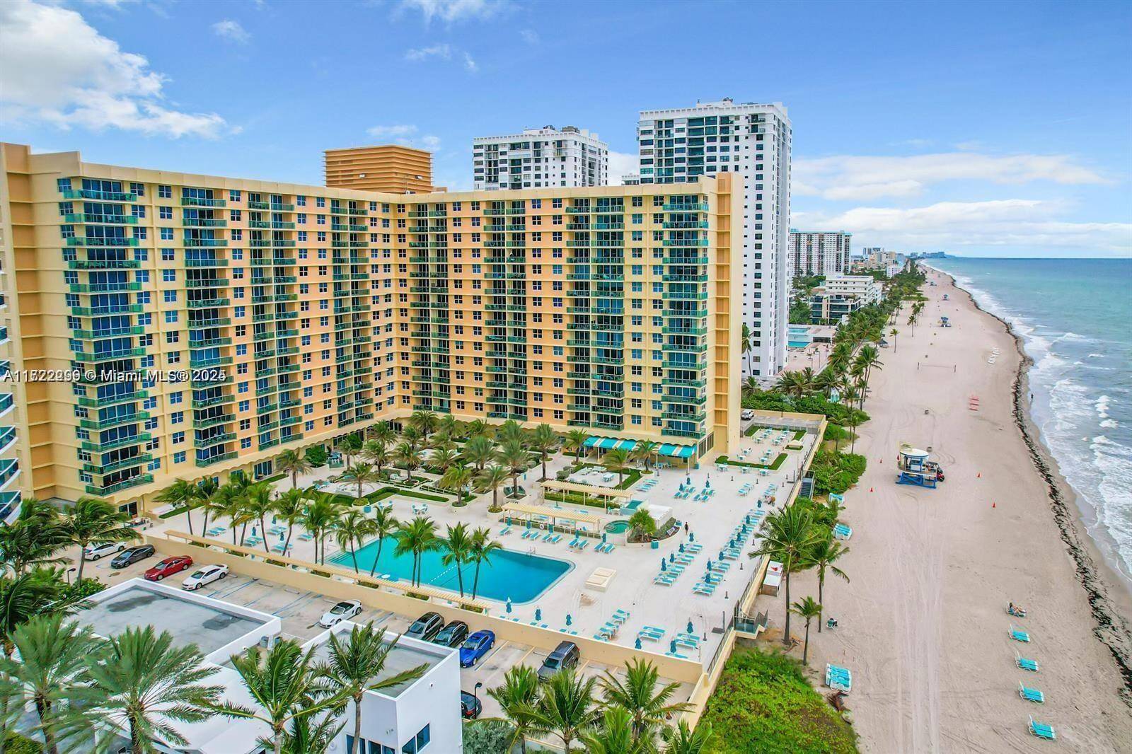 Beautifully upgraded, 1bedroom amp ; 1 bathroom condo in Hollywood Beach.