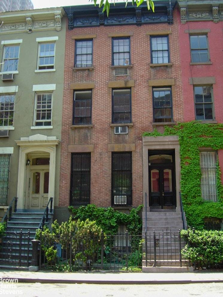 20' wide four story 6 unit brick building FULLY DEREGULATED since 2015 and can be delivered VACANT.