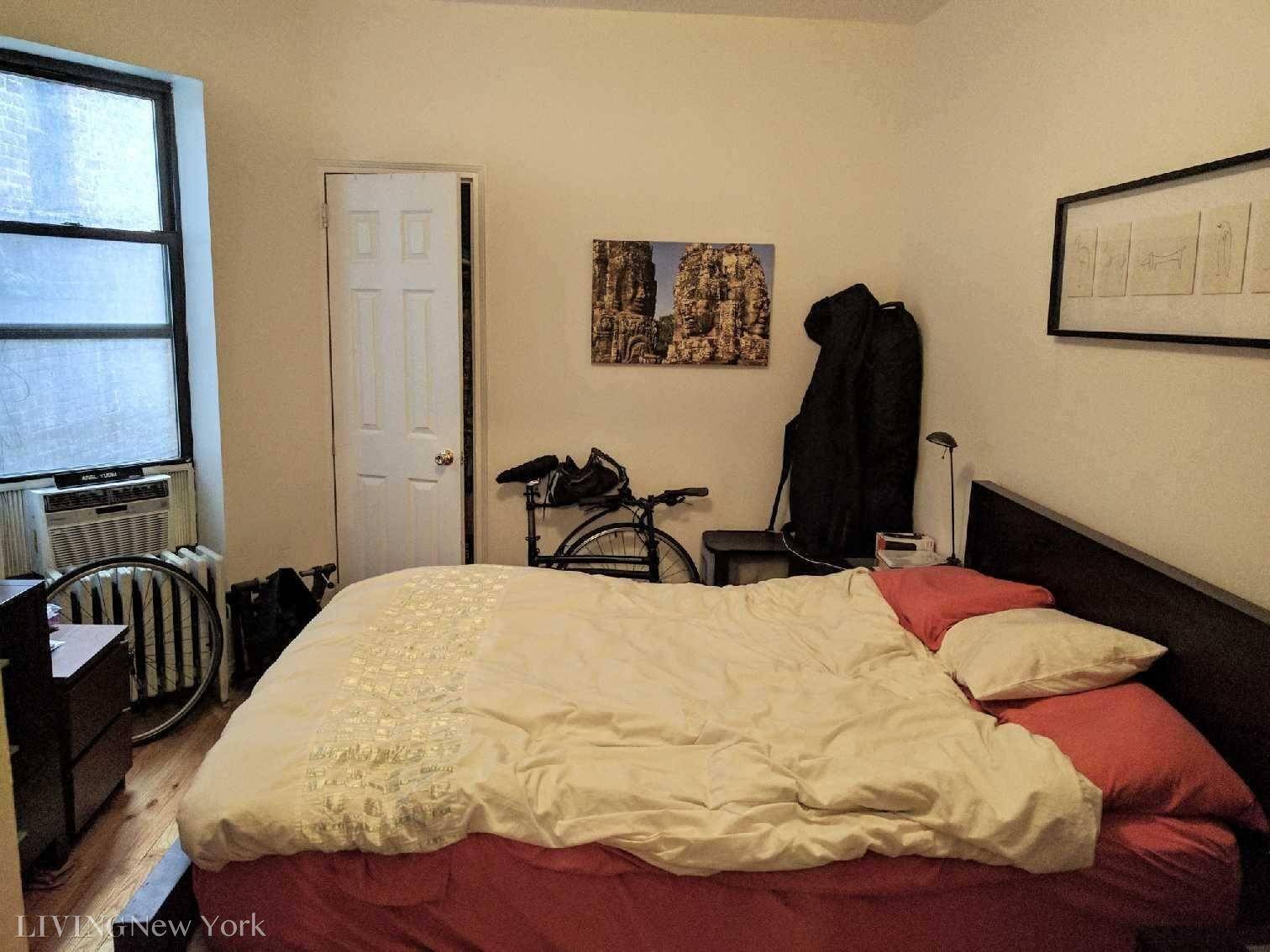Renovated wing two bedroom located on 90th Street between Park and Lex.