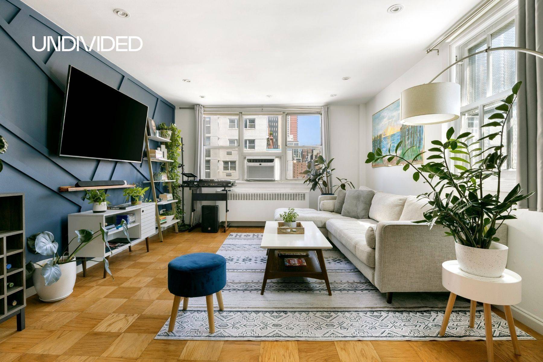 Welcome to Residence 10B at 240 East 35th Street, a spacious one bedroom, one bath co op offering well proportioned living.