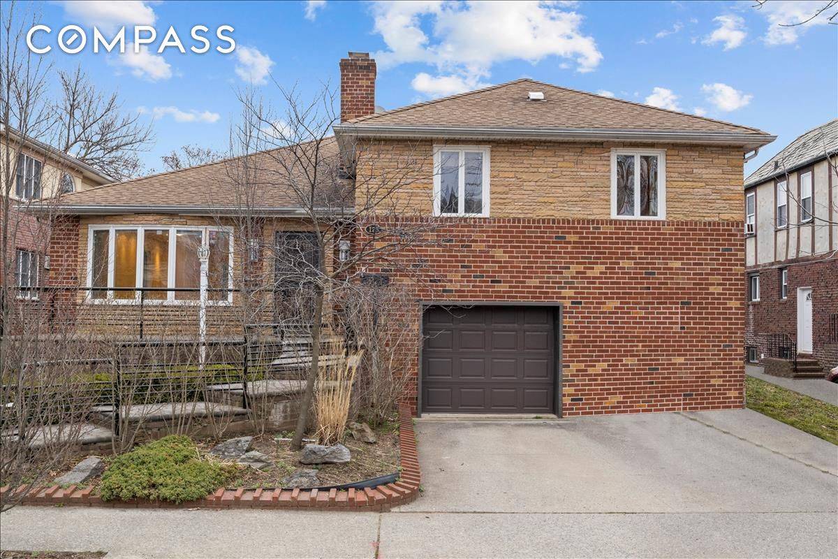 Enjoy move in ready designer interiors, abundant storage and an expansive, flexible floor plan in this five bedroom, three bathroom brick home on an oversized 60 foot by 100 foot ...