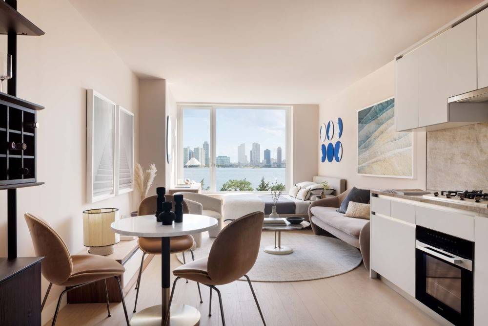 IMMEDIATE OCCUPANCY 450 WASHINGTON RESIDENCES BY RELATED ON THE TRIBECA WATERFRONT.