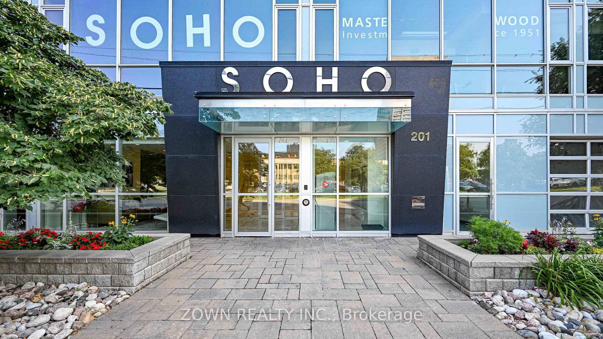 Rare Find 2 Bed, 2 Bath Condo at Soho Parkdale with Unmatched Views of Parliament Hill !